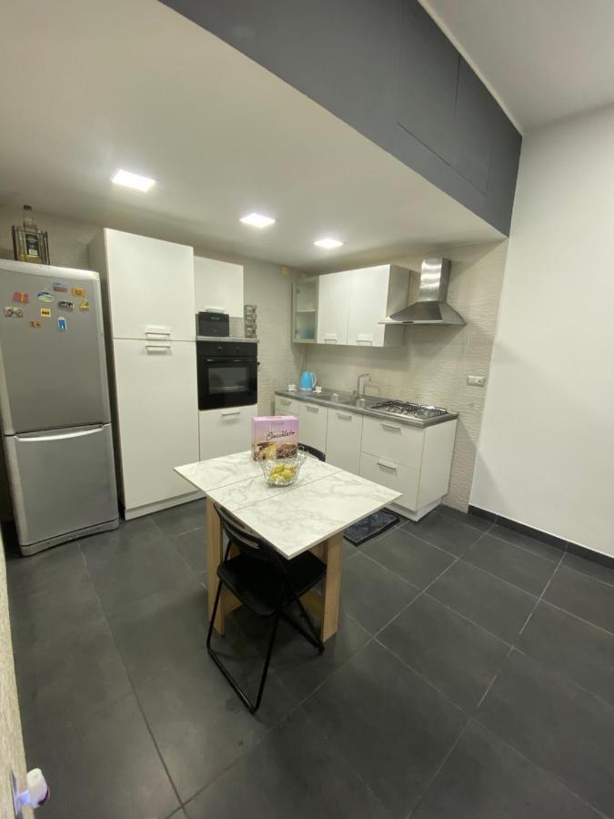 Napoli Centro Casa Con Due Camere E Cucina Екстериор снимка