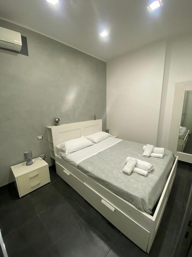 Napoli Centro Casa Con Due Camere E Cucina Екстериор снимка